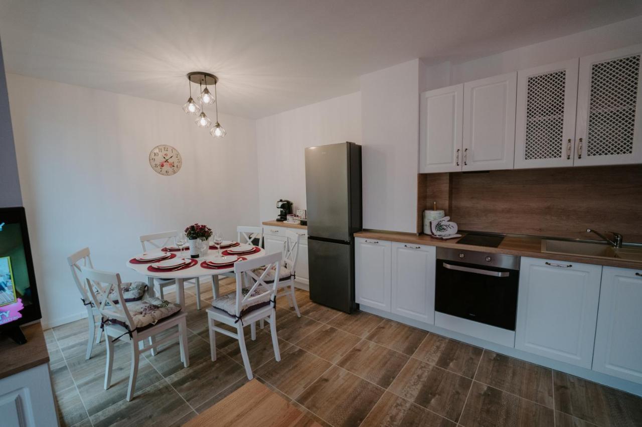 Bella'S Sea Apartment-Beach, Sea Garden ,Old Town, Free Parking, Free Evcharging Station Варна Екстериор снимка